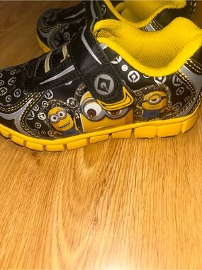 Minion-Graphic Black & Yellow Kids Sneakers - Hook & Loop Closure